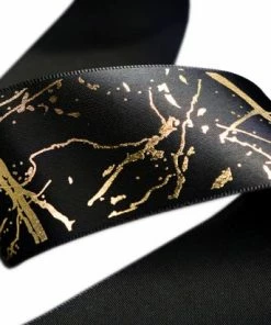 Merkloos Kerst Lint 22mm (2,2cm) | Luxe Satijnlint | Stijlvol Kerstlint Goudfolie | Marmer Look | Marmer Print | Zwart Goud Glitter | Cadeaulint | Decoratielint | Rol: 10 Meter