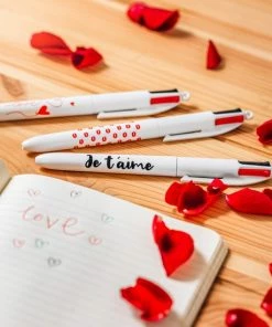 BIC 4 Kleuren Balpen - Medium Punt (1 Mm) - Valentijn - Moederdag - Vaderdag - Valentijnscadeau - Liefde - Vriendschap - 3 Stuks 5 BIC 4 Kleuren Balpen - Medium Punt (1 Mm) - Valentijn - Moederdag - Vaderdag - Valentijnscadeau - Liefde - Vriendschap - 3 Stuks -Parker Shop 550x550 395