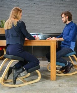 Ella® Kniestoel - Ergochair - Ergonomische Werkkruk En Bureaustoel - Werkkruk - Max 130kg - Naturel Hout, Blauw Linnen -Parker Shop 550x550 434
