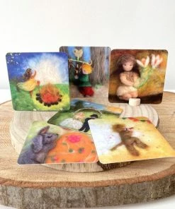 Het Wol Feetje Jaarring Kaarten ° Set 1 ° Seizoenskaarten ° Lente En Zomer ° Jaarfeesten ° Seizoenstafel ° Vrije School ° Grimm's Jaarring ° Waldorf ° Antroposofisch ° Verjaardagskaartjes ° 6 Vierkante Kaartjes