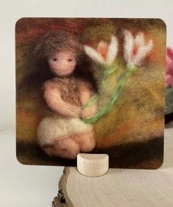 Het Wol Feetje Jaarring Kaarten ° Set 1 ° Seizoenskaarten ° Lente En Zomer ° Jaarfeesten ° Seizoenstafel ° Vrije School ° Grimm's Jaarring ° Waldorf ° Antroposofisch ° Verjaardagskaartjes ° 6 Vierkante Kaartjes 9 Het Wol Feetje Jaarring Kaarten ° Set 1 ° Seizoenskaarten ° Lente En Zomer ° Jaarfeesten ° Seizoenstafel ° Vrije School ° Grimm's Jaarring ° Waldorf ° Antroposofisch ° Verjaardagskaartjes ° 6 Vierkante Kaartjes -Parker Shop 550x550 730