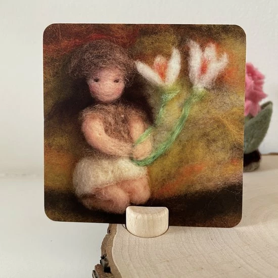 Het Wol Feetje Jaarring Kaarten ° Set 1 ° Seizoenskaarten ° Lente En Zomer ° Jaarfeesten ° Seizoenstafel ° Vrije School ° Grimm's Jaarring ° Waldorf ° Antroposofisch ° Verjaardagskaartjes ° 6 Vierkante Kaartjes 3 Het Wol Feetje Jaarring Kaarten ° Set 1 ° Seizoenskaarten ° Lente En Zomer ° Jaarfeesten ° Seizoenstafel ° Vrije School ° Grimm's Jaarring ° Waldorf ° Antroposofisch ° Verjaardagskaartjes ° 6 Vierkante Kaartjes - Afbeelding 3