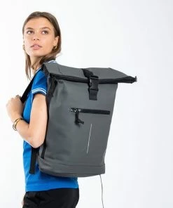 New Rebels® Mart - Rugtas - Grijs - Waterbestendig - Roll-top - 15.6151413121087 - 35x10x46cm - Rugzak / Backpack 21 New Rebels® Mart - Rugtas - Grijs - Waterbestendig - Roll-top - 15.6151413121087 - 35x10x46cm - Rugzak / Backpack -Parker Shop 550x786